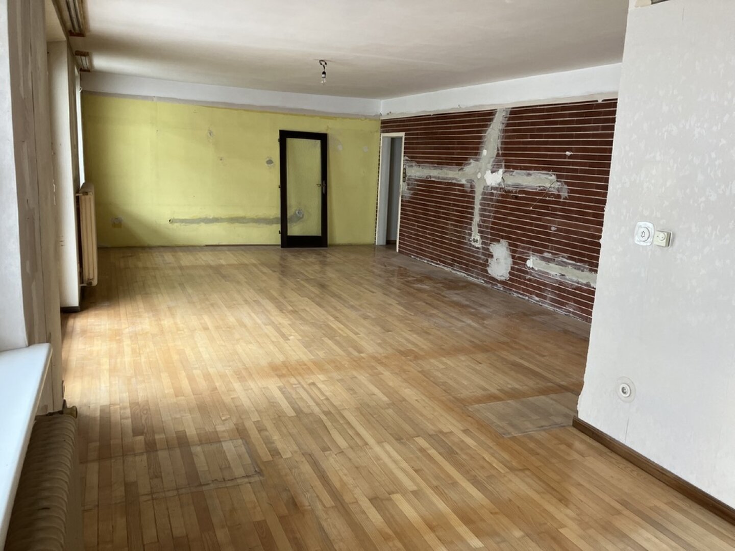 "Am Himmelhof" renovierungsbedürftige Großwohnung  |  ZELLMANN IMMOBILIEN