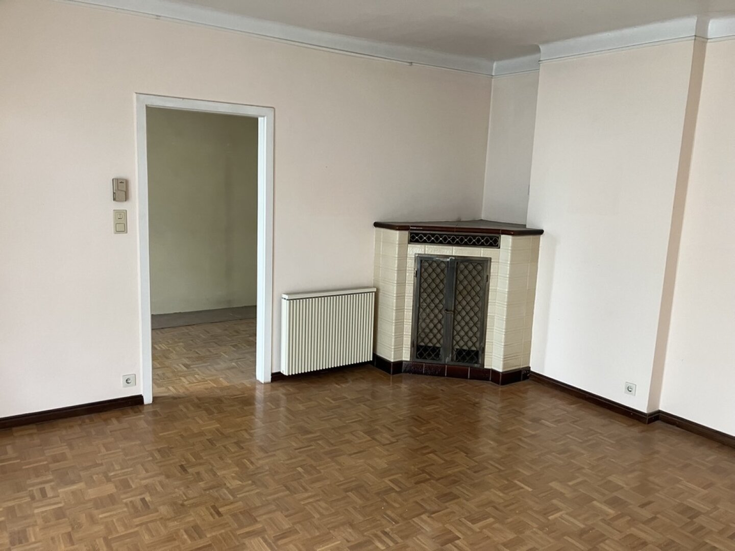 "Am Himmelhof" renovierungsbedürftige Großwohnung  |  ZELLMANN IMMOBILIEN