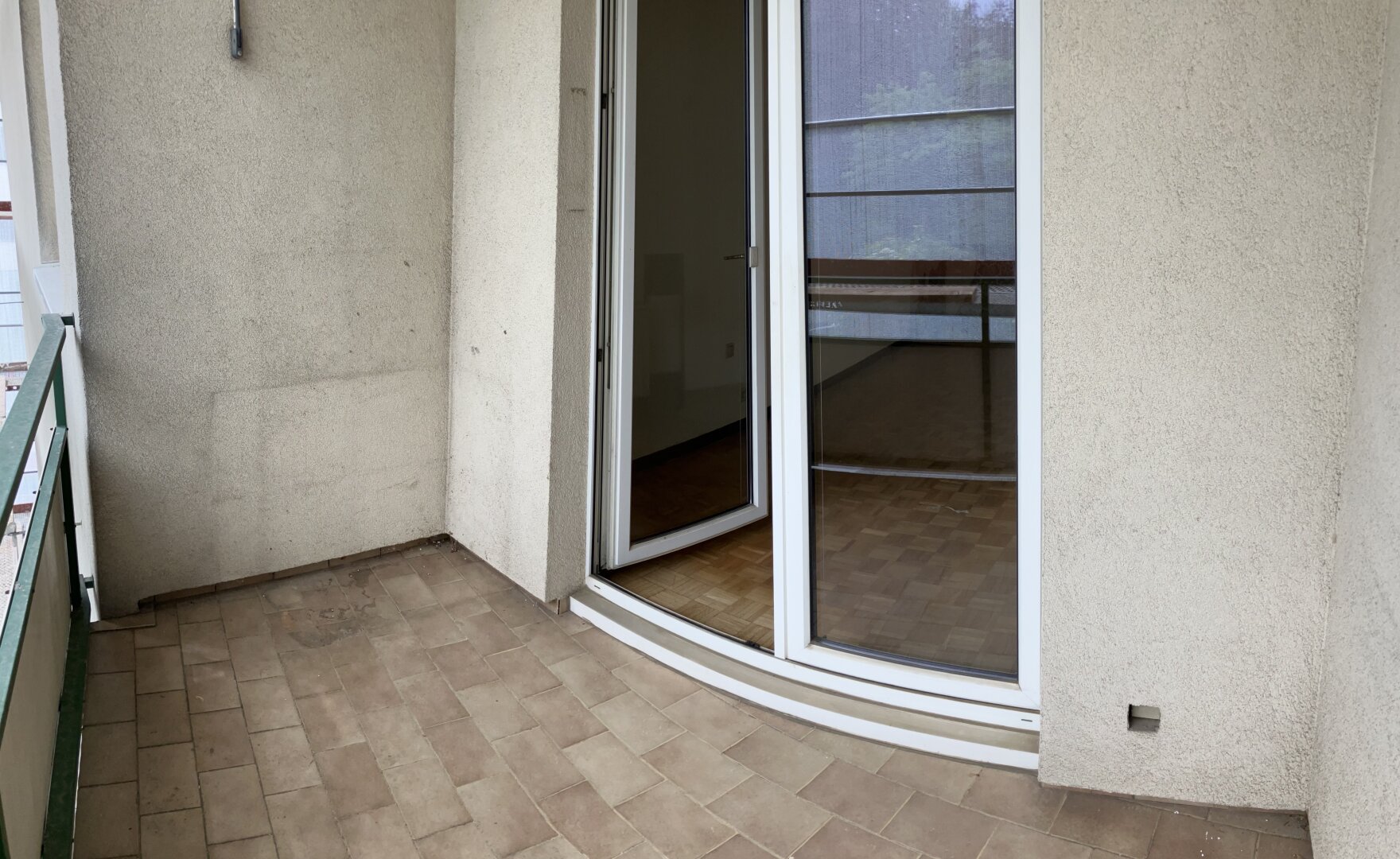 "Am Himmelhof" renovierungsbedürftige Großwohnung  |  ZELLMANN IMMOBILIEN