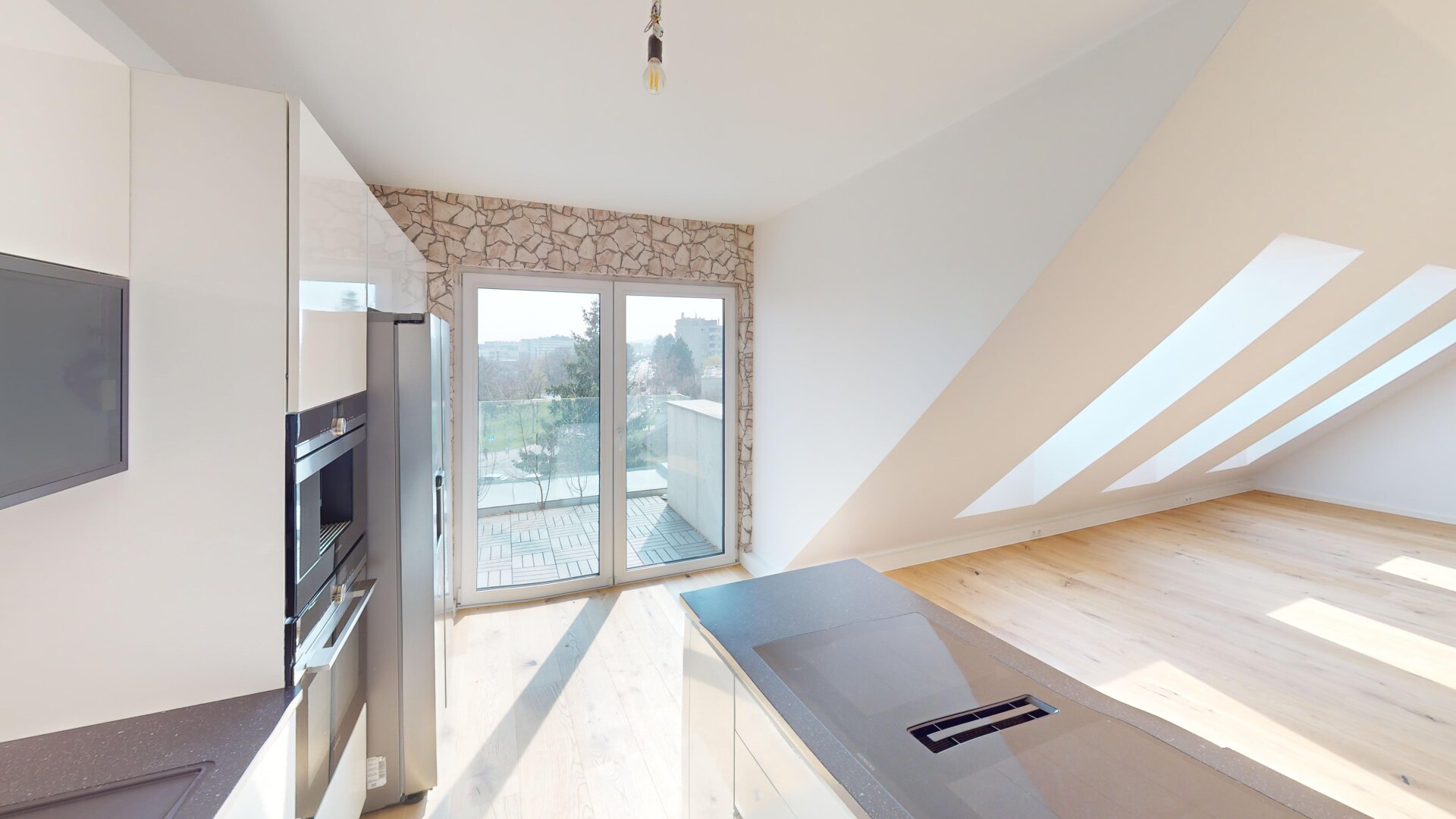 Luxuriöses Dachgeschossjuwel – Traumterrasse mit Rundumblick & Jacuzzi | ZELLMANN IMMOBILIEN